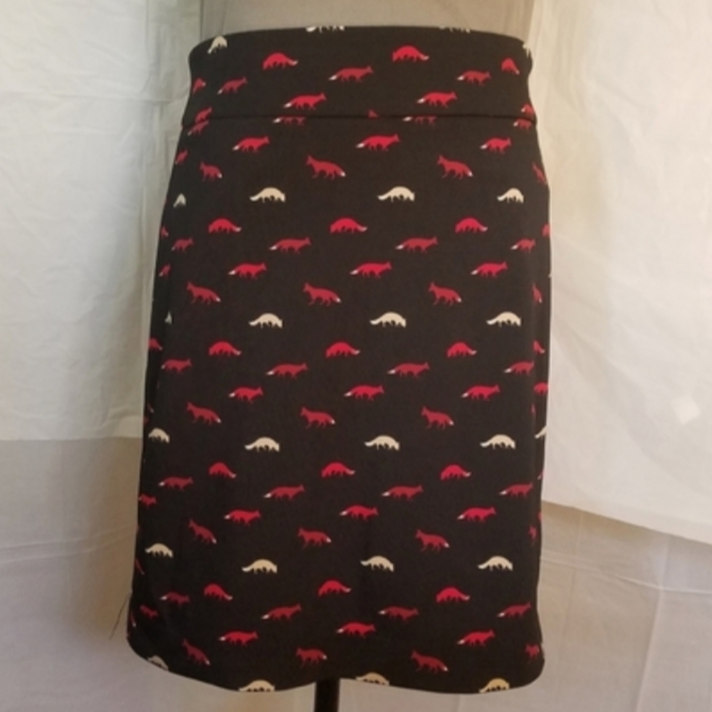 ♤♤ Vivienne Tam Black with Red and White Fox Print Pencil Skirt Size 6